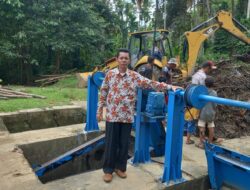 Muspika Trienggadeng Pijay bersama Warga Bersihkan Saluran Irigasi Tersumbat