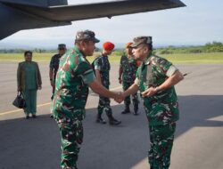 Pangdam IM Didampingi Ketua Persit KCK Daerah IM Sambut Kasad dan Ketum Persit di Bandara Malikusaleh