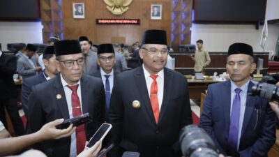 Hadiri Rapat Paripurna DPRA, Pj Gubernur Safrizal Tegaskan Komitmen Penanganan Banjir Secara Komprehensif
