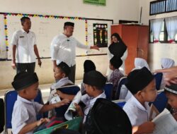 Viral di Medsos Murid Belajar di Lantai, Pj Bupati Pijay Langsung Turun Tangan