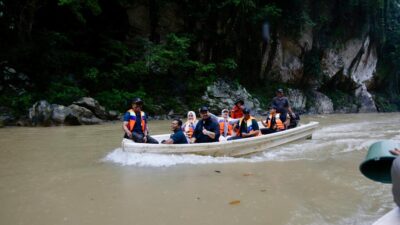 Membelah Kesunyian Krueng Teunom Antarkan Pj Gubernur Safrizal ke Air Terjun Ceuraceu Embun di Aceh Jaya