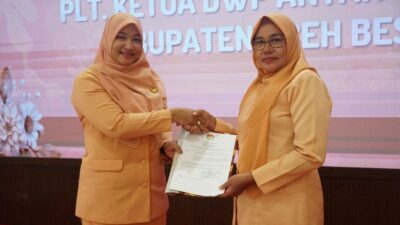 Dihadiri Plt Sekda Bahrul Jamil, Ketua DWP Aceh Besar Diserahterimakan