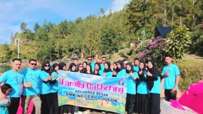 Mempererat Kebersamaan, SMKN 1 Julok Adakan Family Gathering di Danau Laut Tawar