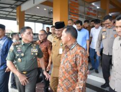 Plt Sekda Aceh Jemput Kedatangan Mendagri di Bandara SIM