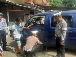 Untuk Keselamatan Penumpang, Polres Aceh Selatan dan Dishub Ramp Chek Angkutan Umum