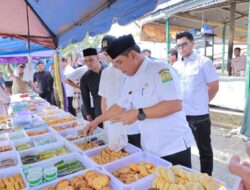 Pastikan Aktivitas Pasar, Bupati Aceh Besar Tinjau Penjualan Takjil di Pasar Kota Jantho