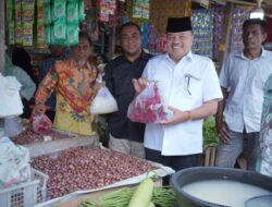 Pastikan Ketersediaan Bahan Pokok Selama Ramadan, Bupati TRK Sidak Pasar Tradisional Simpang Peut