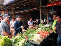 Kendalikan Harga Barang, Bupati Aceh Barat Lakukan Sidak ke Pasar Bina Usaha