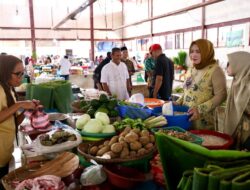 Jelang Idul Fitri 1446 H, Marlina Muzakir Pantau Harga Kebutuhan Pokok di Pasar Al-Mahirah