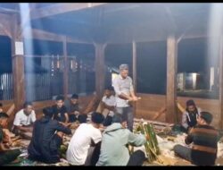 Anak Muda Beutong Ateuh Banggalang Antusias Persiapkan Pawai Obor