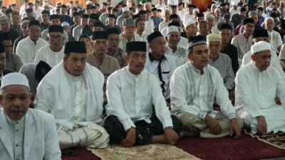 Wakil Bupati Aceh Besar Shalat Idul Fitri Bersama Masyarakat di Masjid Al Munawwarah Kota Jantho