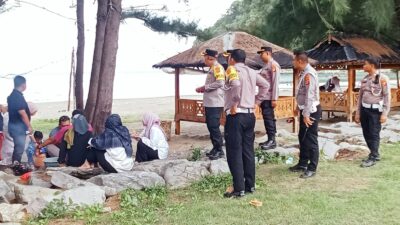 Kapolres Aceh Besar Patroli dan Pantau Situasi di Objek Wisata Pantai Riting Leupung