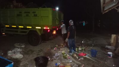 Selama Libur Idul Fitri, DLH Aceh Besar Bersihkan Objek Wisata Lampuuk