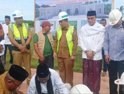 Bupati Pidie Jaya Lakukan Peletakan Batu Pertama Pembangunan Gedung Arena Utama MTQ Provinsi