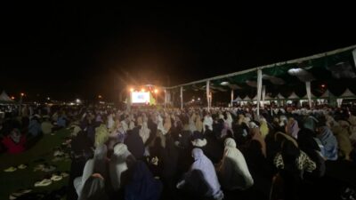 Ribuan Warga Kota Larut dalam Tabligh dan Zikir Akbar
