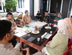 Bahas Potensi Ekonomi dari Hutan Lestari, Bupati Aceh Besar Terima Audiensi WRI di Kediaman Pribadi