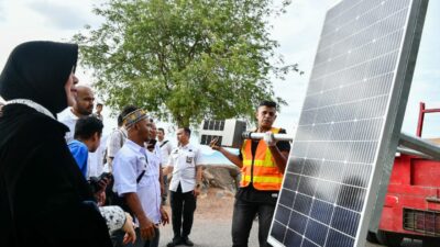 Pemko Banda Aceh Pasang 27 Lampu Tenaga Surya di Kawasan Wisata Ulee Lheue