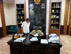Tiba di Banda Aceh, Mualem Langsung Bekerja Hingga Larut Malam