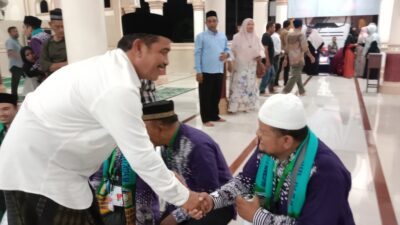 Wakil Bupati Aceh Besar Lepas 42 JCH Kloter 5 di Masjid Baitul Makmur Sibreh