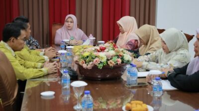 Pimpin Rapat Perdana Bunda PAUD Aceh Besar, Rita Mayasari: Tidak Ada Wisuda Tingkat PAUD