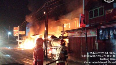 Sijago Merah Lahap Empat Ruko di Pusat Pasar Tualang Cut, Enam Meninggal Dunia
