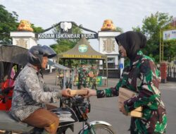 Jum’at Berkah, Kodam Iskandar Muda Bagikan 182 Paket Makan Gratis bagi Warga