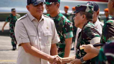 Tiba di Lanud Sultan Iskandar Muda, Menhan RI dan Wakasad Disambut Pangdam IM
