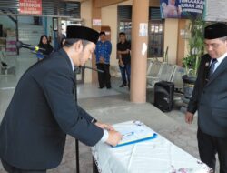 Bupati H. Muharram Idris Lantik Direktur RSUD Aceh Besar dan Serahkan SK Plt Kadis Kesehatan