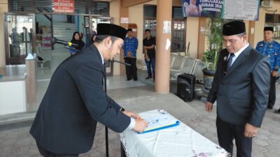 Bupati H. Muharram Idris Lantik Direktur RSUD Aceh Besar dan Serahkan SK Plt Kadis Kesehatan
