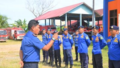 Kalaksa BPBD Aceh Besar Tekankan Kedisiplinan Personel Damkar