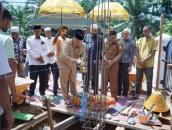 Bupati TRK Lakukan Peusijuek dan Peletakan Batu Pertama Pembangunan Masjid Jamik Al-Muttaqin