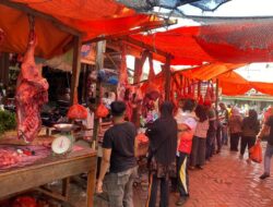 Meugang Idul Adha 1446 H, Warga Aceh Besar Padati Pasar Keutapang Dua