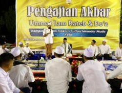 Mualem Hadiri Zikir Akbar di Makam Sultan Iskandar Muda
