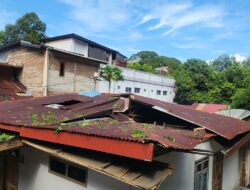 Angin Kencang, Dua Rumah Rusak Tertimpa Pohon di Sabang