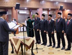Plt. Sekda Lantik Lima Anggota Komisi Informasi Aceh