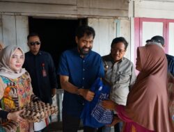 Mualem Tinjau Calon Penerima Rumah Layak Huni di Aceh Singkil