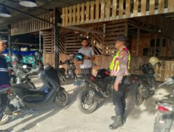 Kunjungi Warga, Polisi Harap Warga Melaporkan Jika Ada Gangguan Kamtibmas