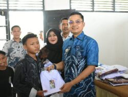 Pemko Langsa Bagikan 2.146 Seragam Sekolah Gratis Untuk Anak Yatim dan Fakir Miskin