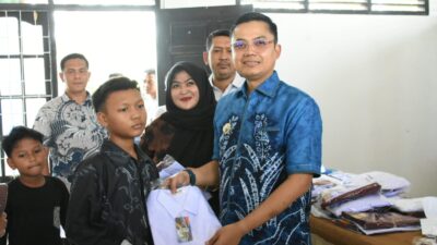 Pemko Langsa Bagikan 2.146 Seragam Sekolah Gratis Untuk Anak Yatim dan Fakir Miskin