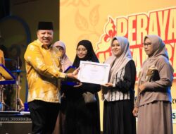 Bupati TRK Beri Penghargaan kepada 147 Mahasiswa Berprestasi asal Nagan Raya