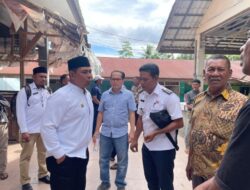 Tinjau Pasar Lambaro Angan, Bupati Syech Muharram Dapati Bangunan Sekolah Diterlantarkan