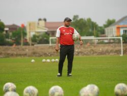 Persiraja Pertahankan Akhyar Ilyas Sebagai Pelatih Kepala