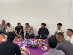 Kapolres Nagan Raya Silaturahmi ke Keluarga Besar Teuku Raja Ubit Gunong Kong, di Desa Alue Wakie