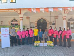 Bhayangkari Cabang Sabang Gelar Aksi Bersih-Bersih dan Bagi Sembako