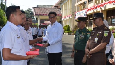 Pemko Langsa Gelar Apel Pembagian Bendera Merah Putih