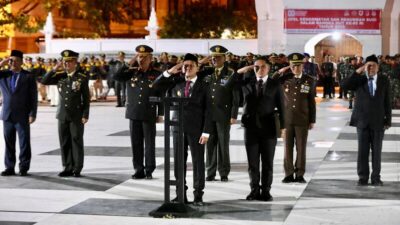 Wagub Fadhlullah Pimpin Apel Kehormatan dan Renungan Suci dalam Rangka HUT ke-80 RI di TMP