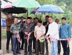 Bupati Aceh Besar Resmikan Pembangunan Jalan Masjid Tuha Lamrabo Kuta Baro