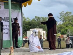 Empat Terhukum Jalani Uqubat Cambuk di Halaman Masjid Al-Munawwarah Kota Jantho