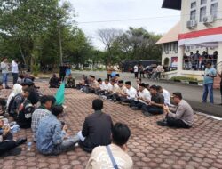 Polres Nagan Raya Amankan Aksi Damai GEMPAR di Depan DPRK, Situasi Kondusif