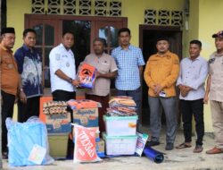 Kunjungi Korban Kebakaran di Blang Sapek, Wabup Raja Sayang Serahkan Bantuan Masa Panik